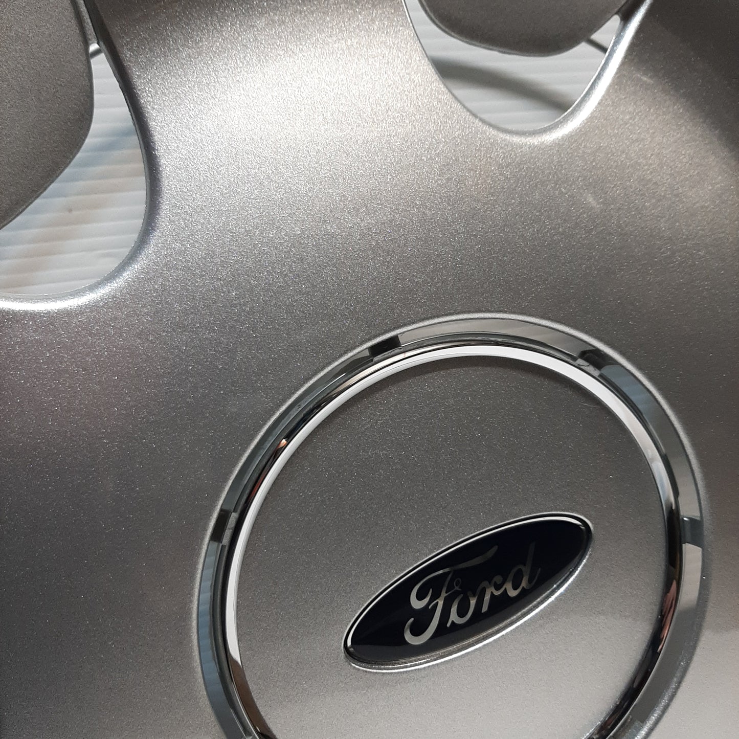 1x Genuine 14" Silver Wheel Cover - Ford Mondeo Mk2 | 1151372