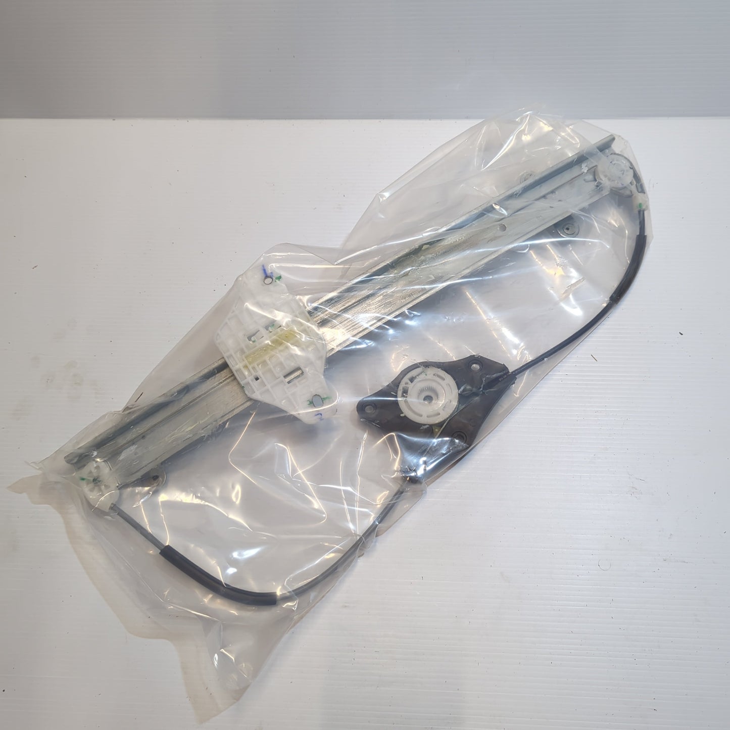 Genuine Hyundai Regulator Assy-Fr Dr | 82404B4110