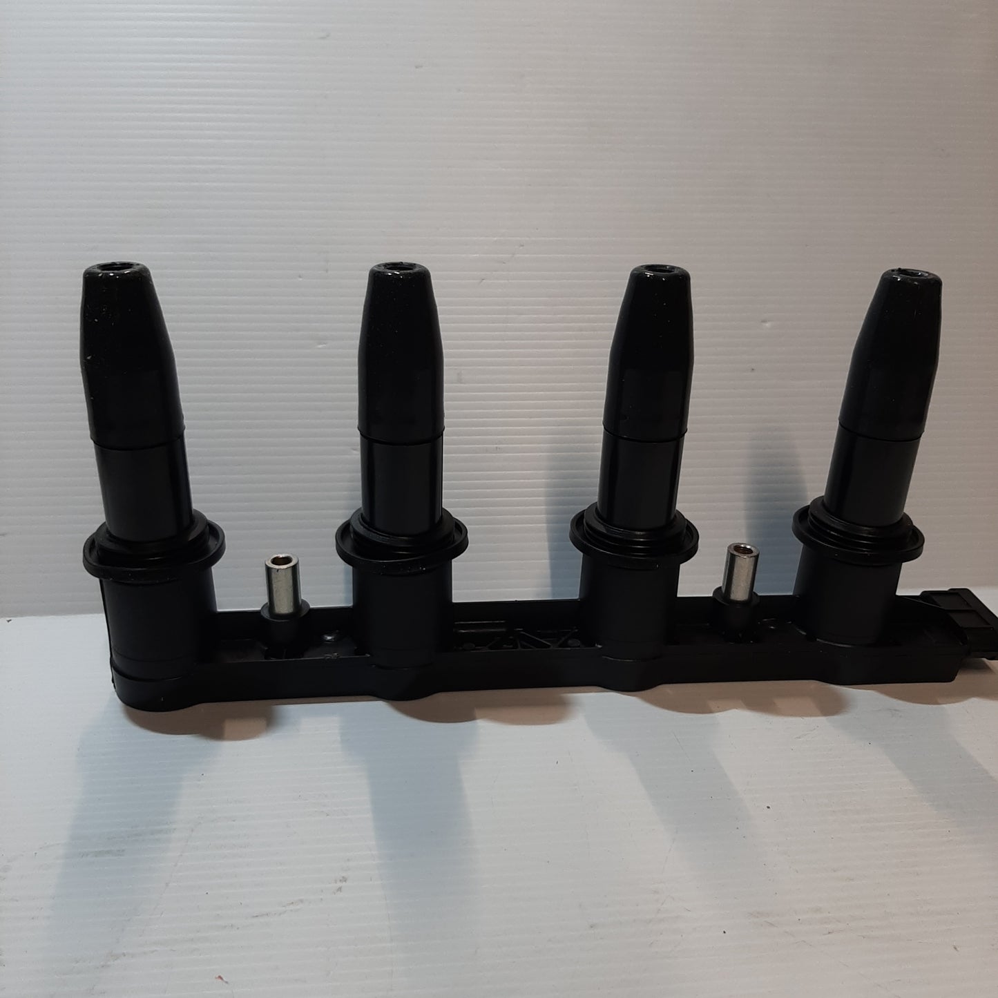 Genuine Ignition Coil - Vauxhall Astra / Corsa / Insignia / Zafira | 55561655