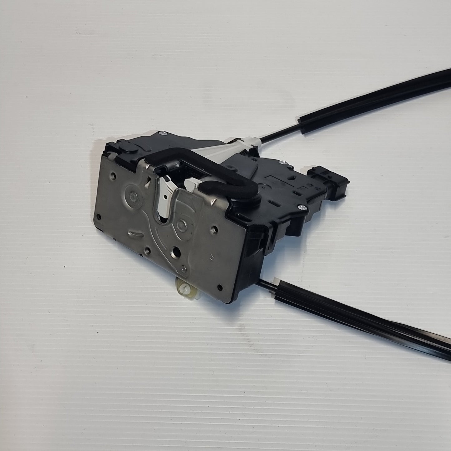 Genuine Peugeot Door Lock | 1633561980