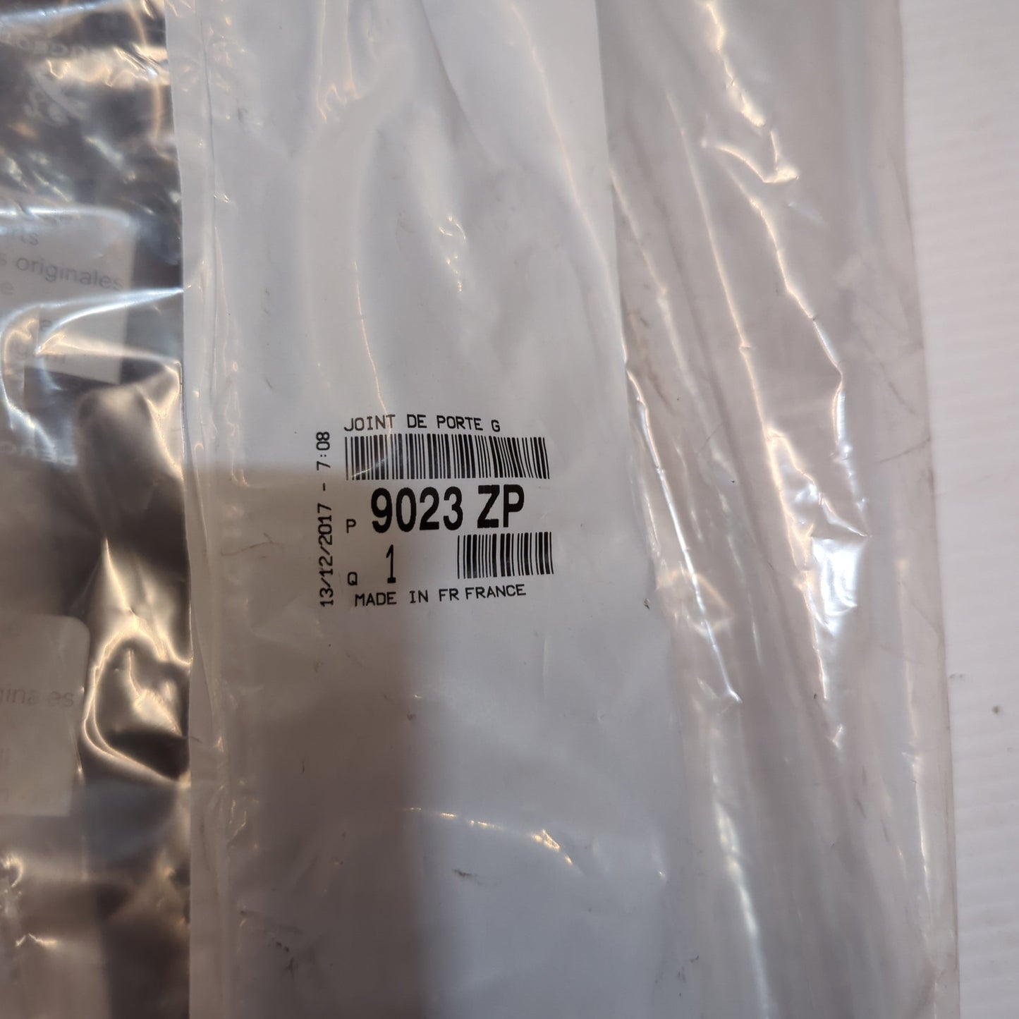 Genuine Left Weatherstrip - Citroen C4 Grand Picasso 2006-2014 | 9023ZP