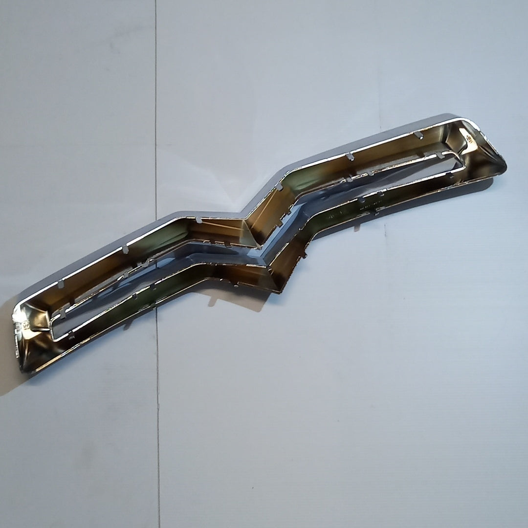 Genuine Chevron Front Bumper Emblem - Citroen C3 Picasso | 7810Y8