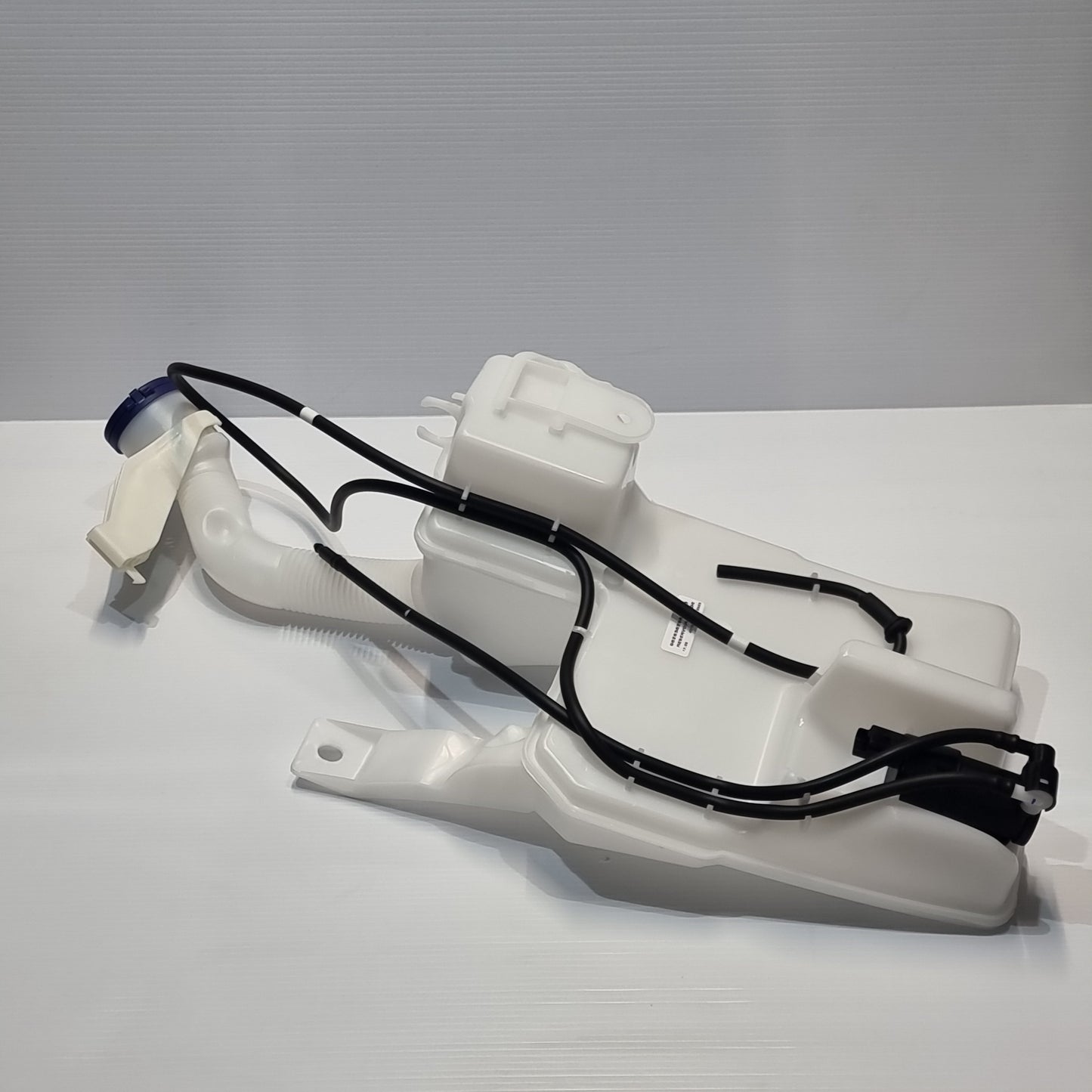 Genuine Windscreen Washer Tank with a Cap - Peugeot | 9828382980