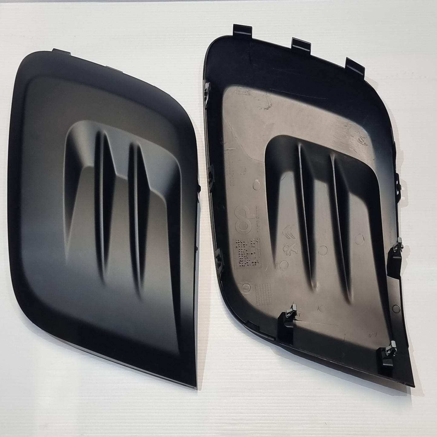 Genuine Peugeot Plug | 1613564580