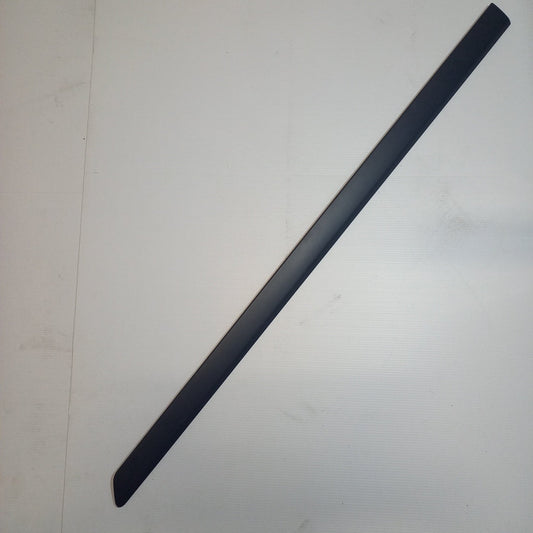 Genuine Front Right Door Trim Moulding - Volvo V40 | 30621395