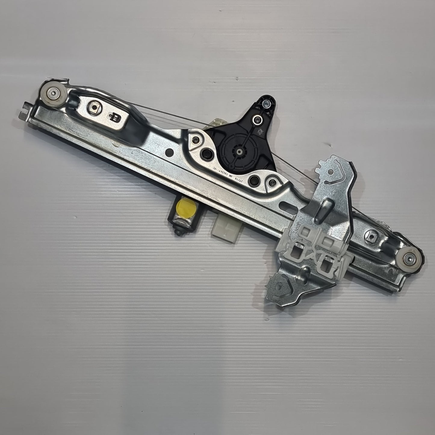 Genuine Rear Right Door Window Lift - Renault Kadjar 2019 | 82 72 038 27R