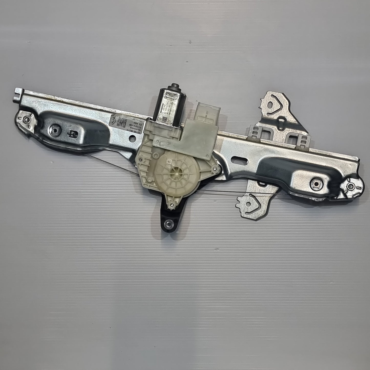 Genuine Rear Right Door Window Lift - Renault Kadjar 2019 | 82 72 038 27R