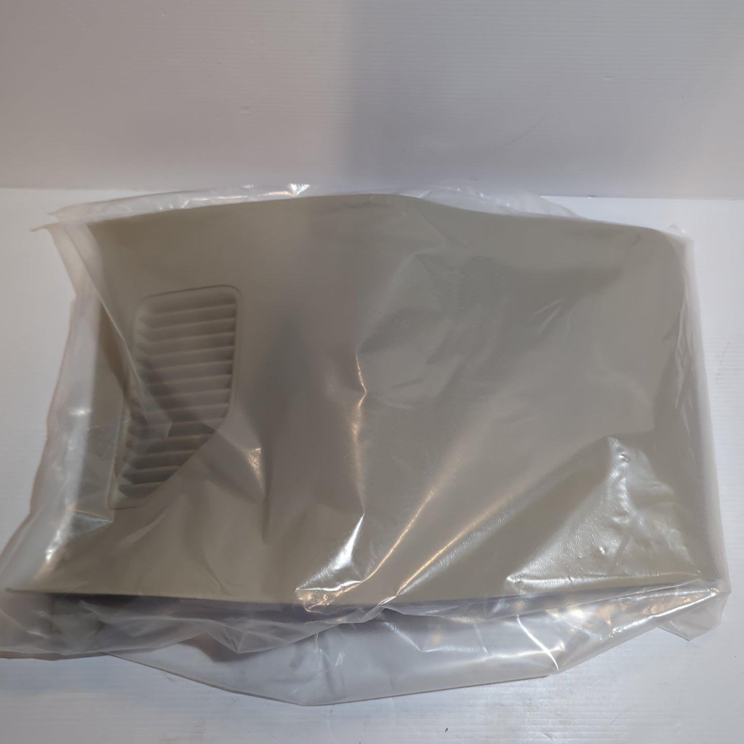 Genuine Ford Trim - "D"-Pillar - Upper | 2024659