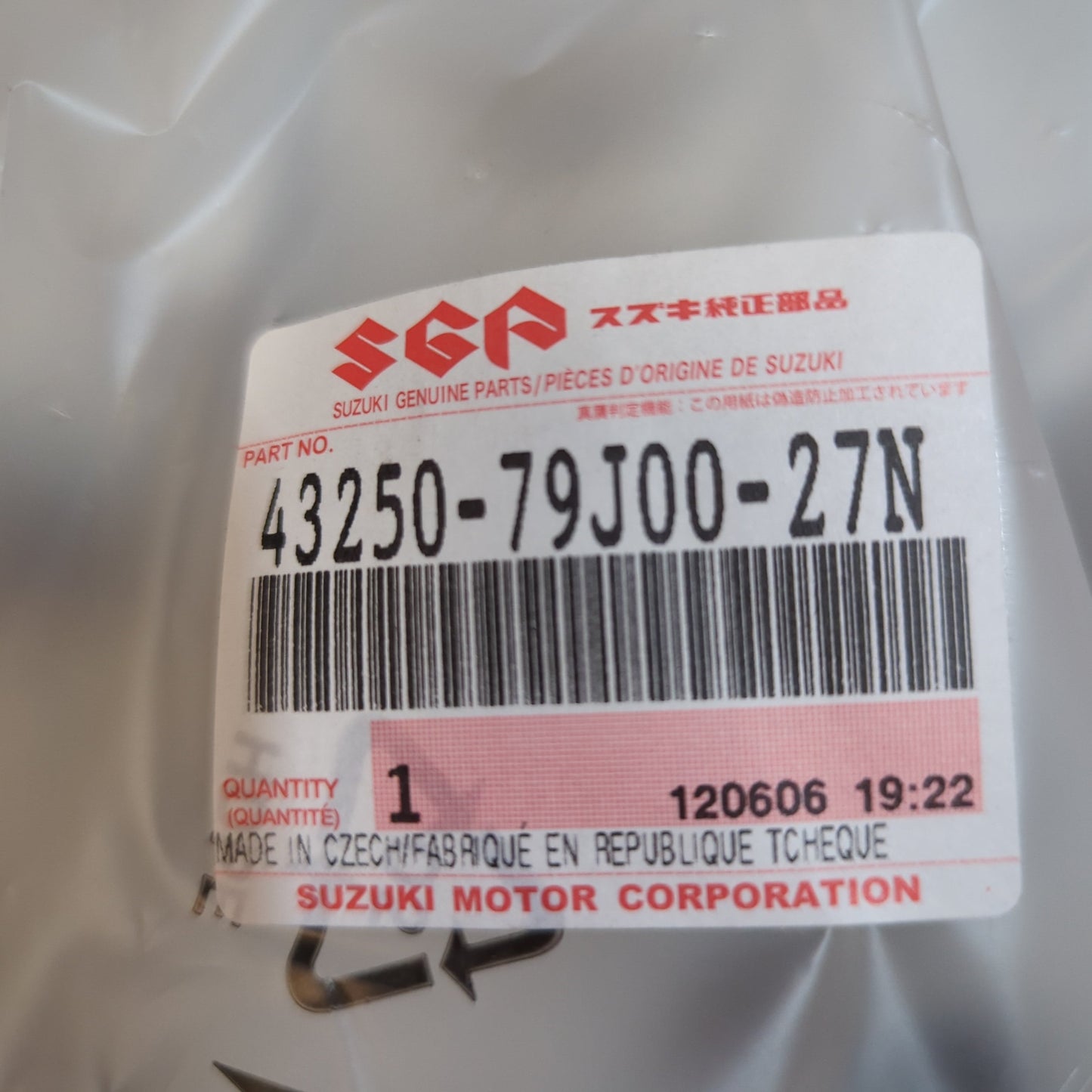 1x Genuine 15" Wheel Trim - Suzuki SX4 | 43250-79J00-27N