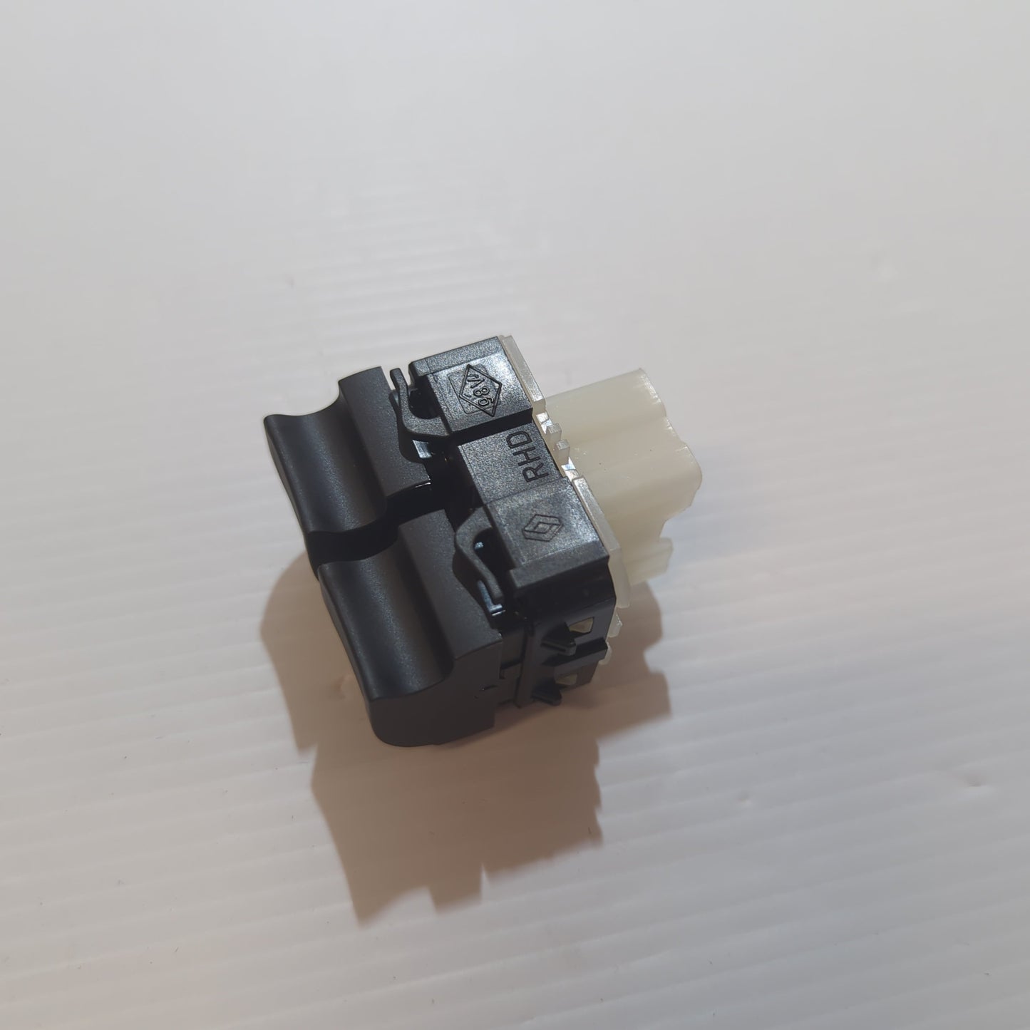 Genuine Nissan Switch Assy-Pow | 2541100Q1G