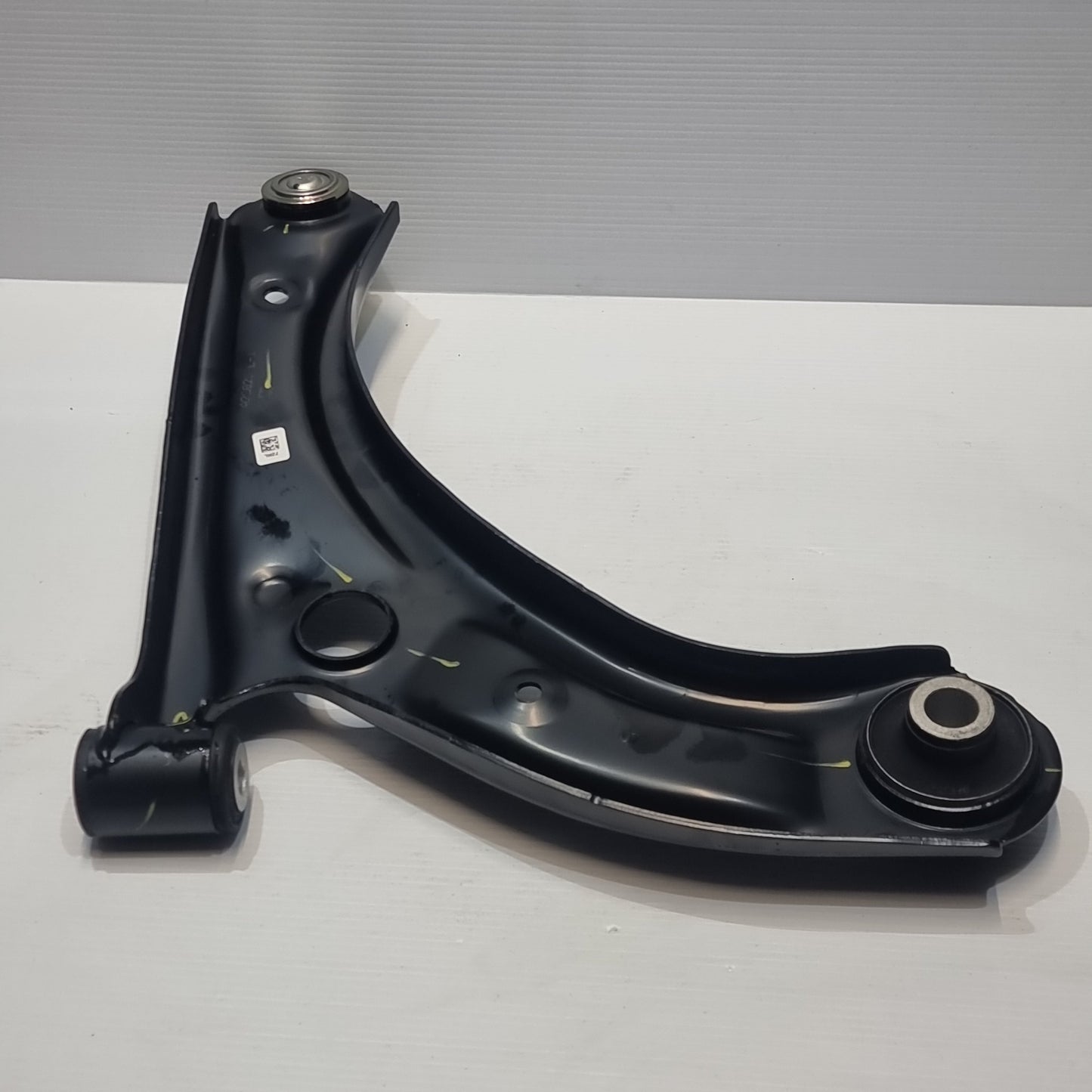Genuine Suzuki Arm Assy Front Sus | 45201M68P20-000