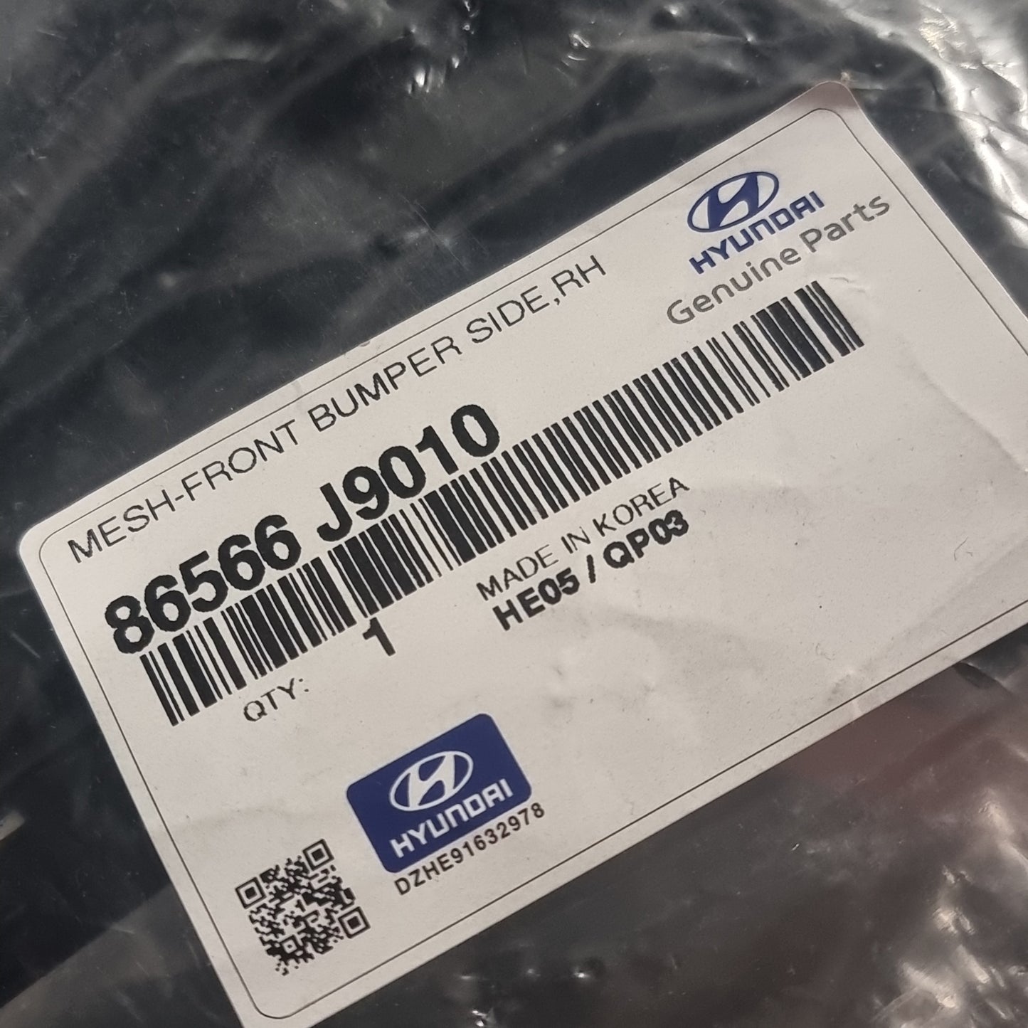 Genuine Right Hand Side Front Bumper Mesh - Hyundai Kona | 86566J9010