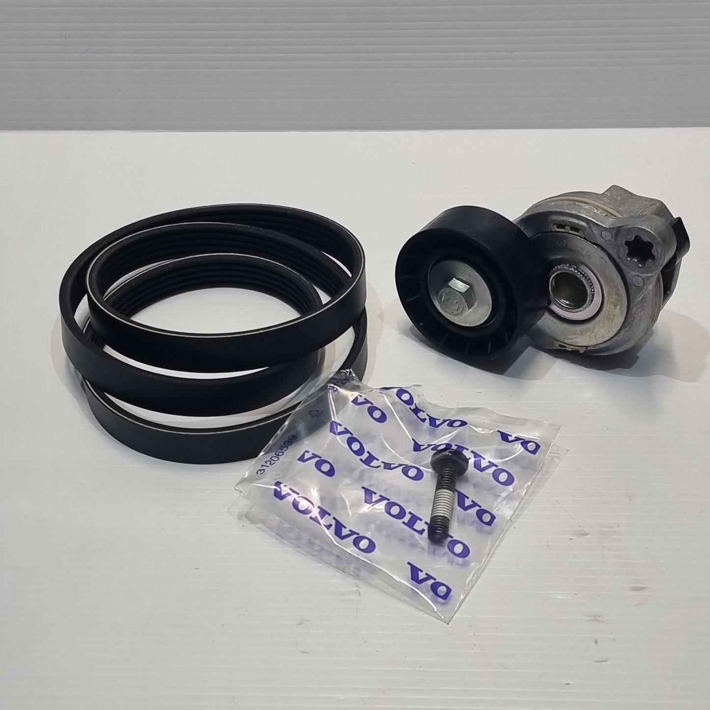 Genuine Tensioner Belt Set - Volvo S60 / S80 / V60 / V70 / XC60 / XC70 | 31401425