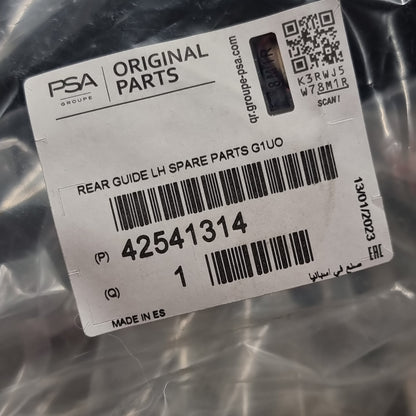 Genuine Left Rear Bumper Guide Mounting Bracket - Vauxhall Mokka | 42541314