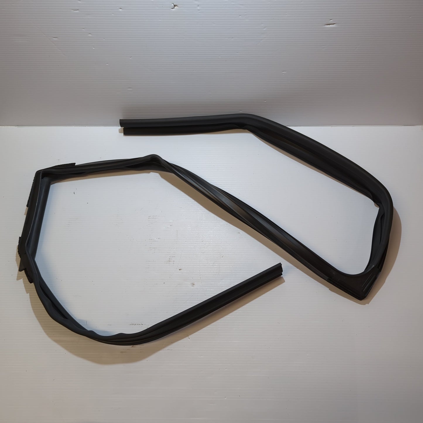 Genuine Nissan Glass Run Rubbe | 823304EA3A