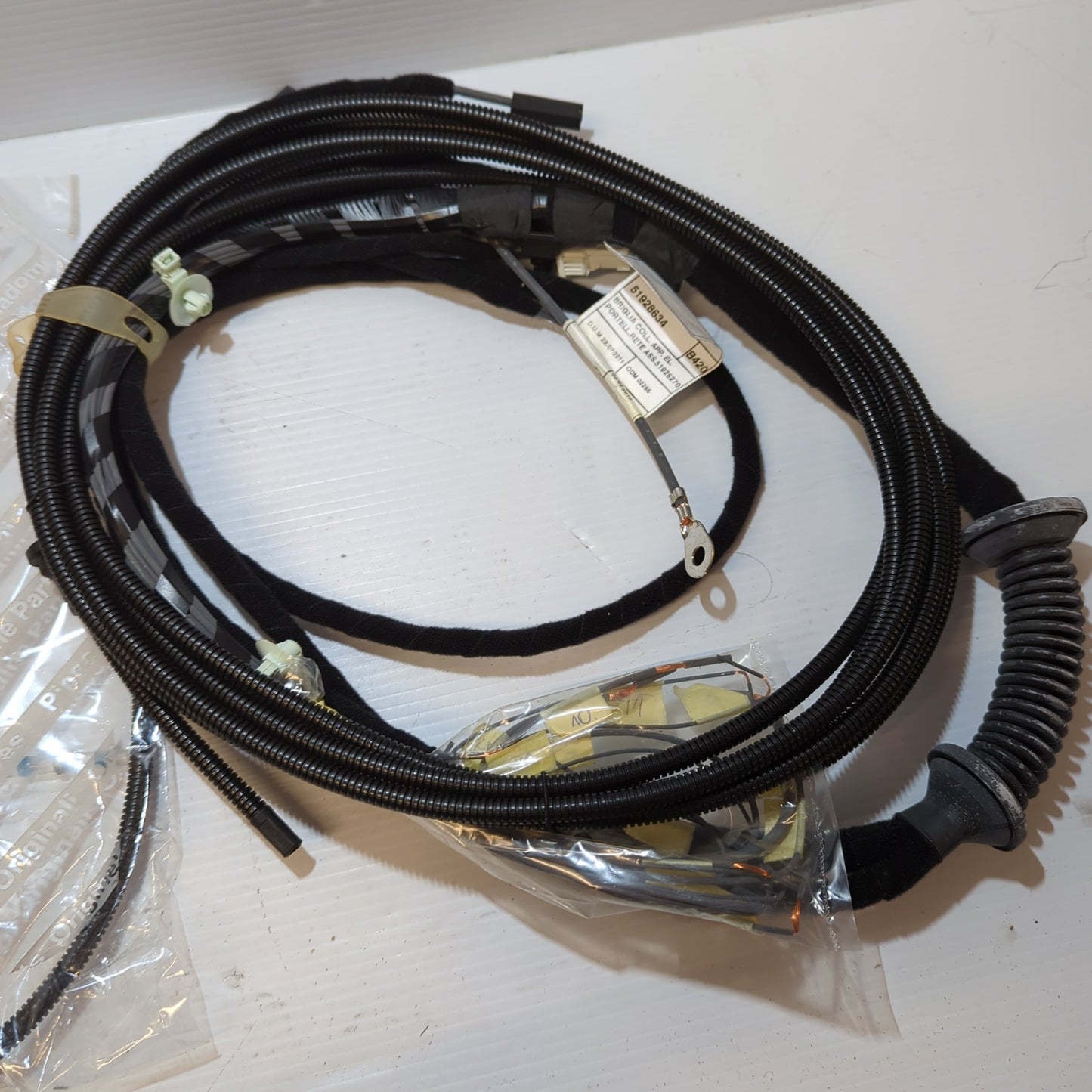 Genuine Tailgate Wire Assembly - Ford KA CCU 2008-2016 | 1773356