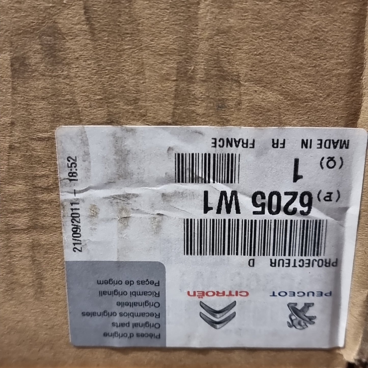 Genuine Right Headlight - Citroen Xsara Picasso 2000-2003 | 6205W1