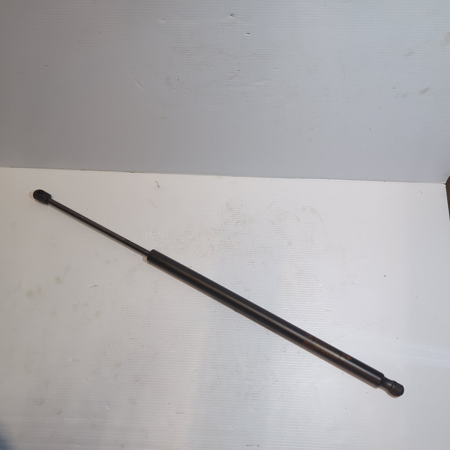 Genuine Right Gas Boot Prop - Jeep Commander 2006 | K55396620AC