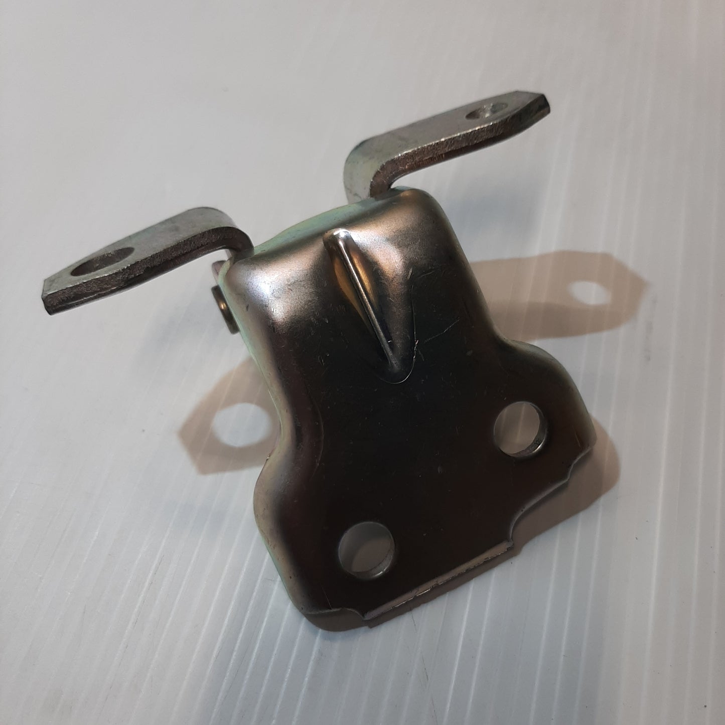 Genuine Lower Front Right Hand Door Hinge - Suzuki | 69330-58J00-000