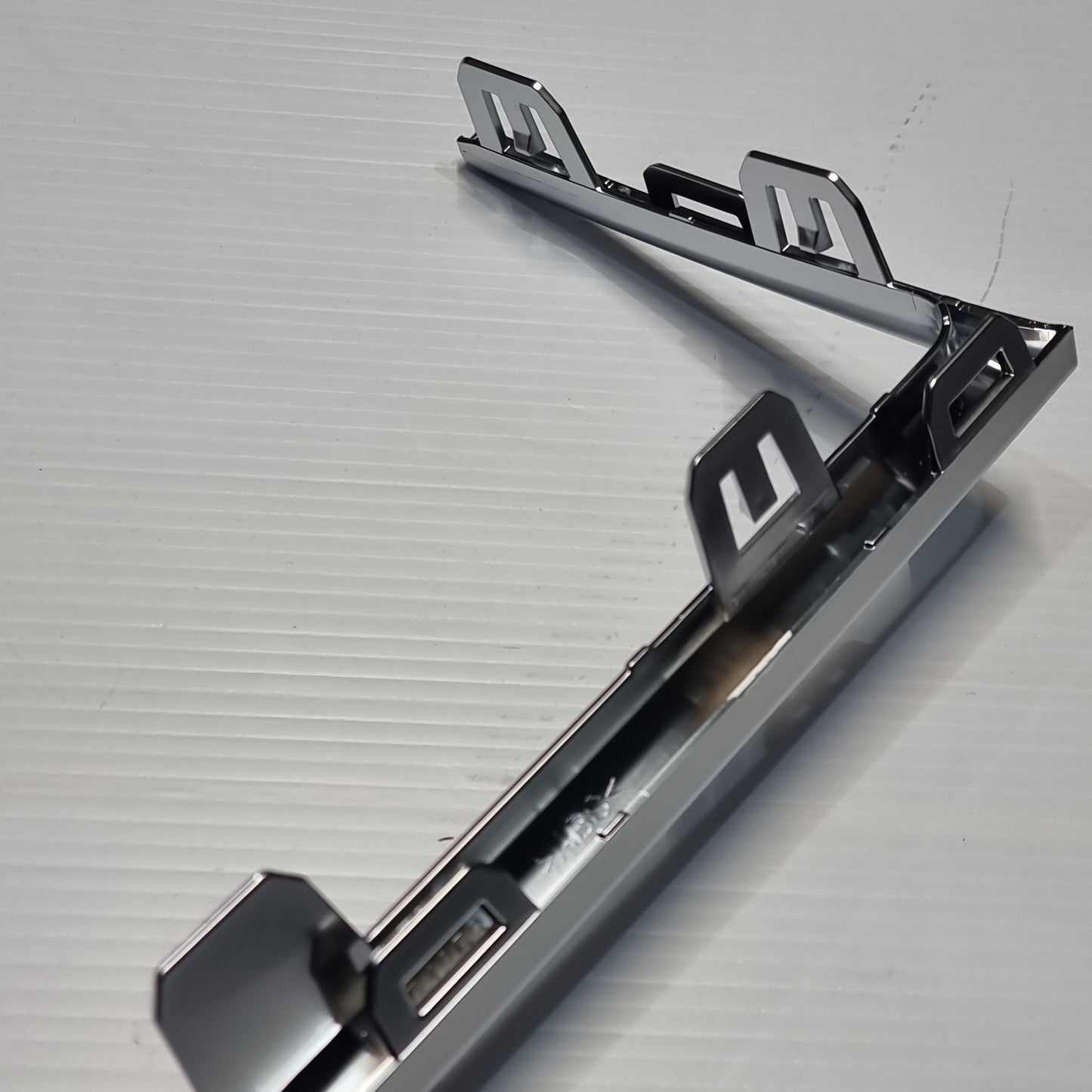 Genuine MG Finisher-Frt Bpr | 10954853