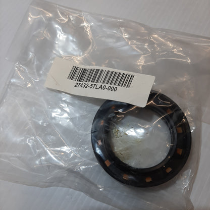 Genuine Oil Seal Diff Side - Suzuki S-Cross | 27432-57LA0-000