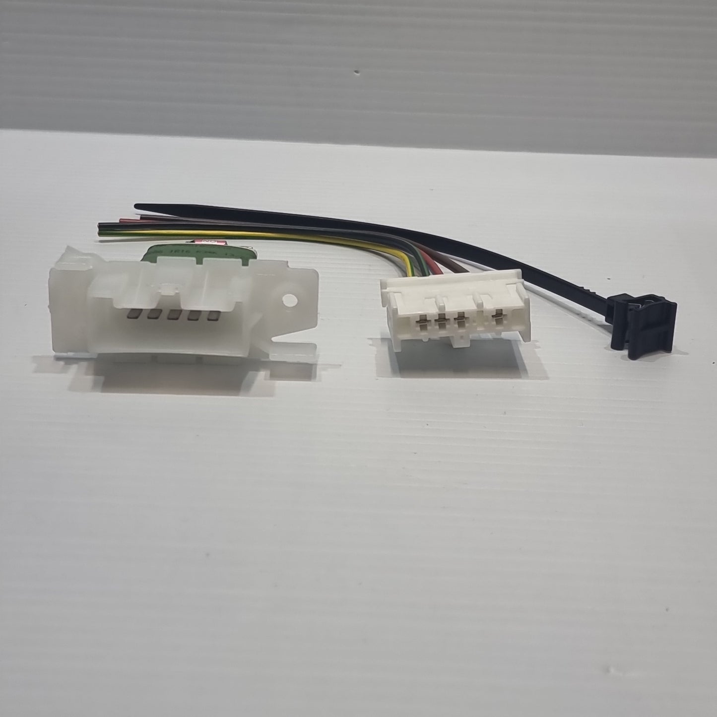 Genuine Heater Motor Resistor - Vauxhall Adam / Corsa | 95526380