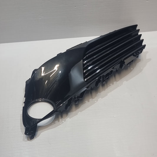 Genuine Toyota Cover, Fog Lamp, Rh | 81481-02600