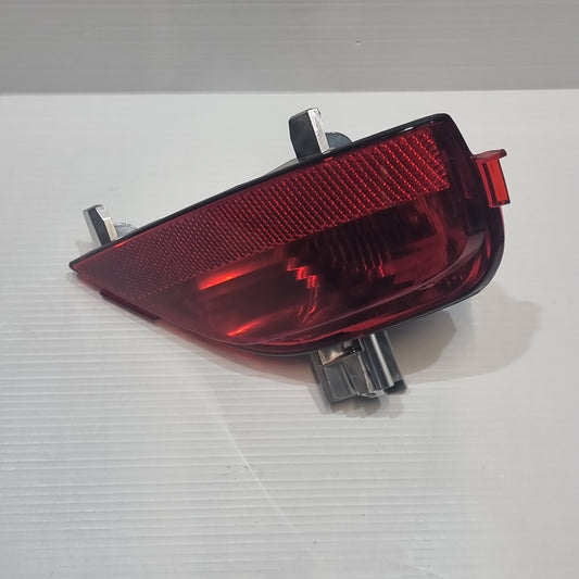 Genuine Right Hand Side Reflector - Dacia Logan / Sandero | 26 56 052 79R