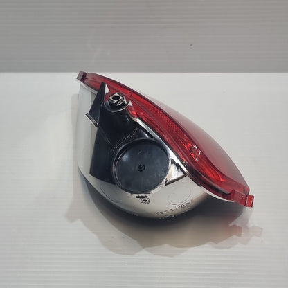 Genuine Right Hand Side Reflector - Dacia Logan / Sandero | 26 56 052 79R