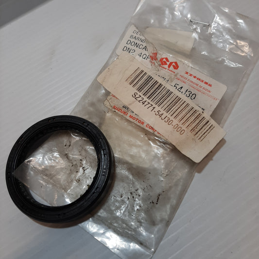 1x Genuine Oil Seal - Suzuki Grand Vitara 2005-2015 | 24771-54J30-000