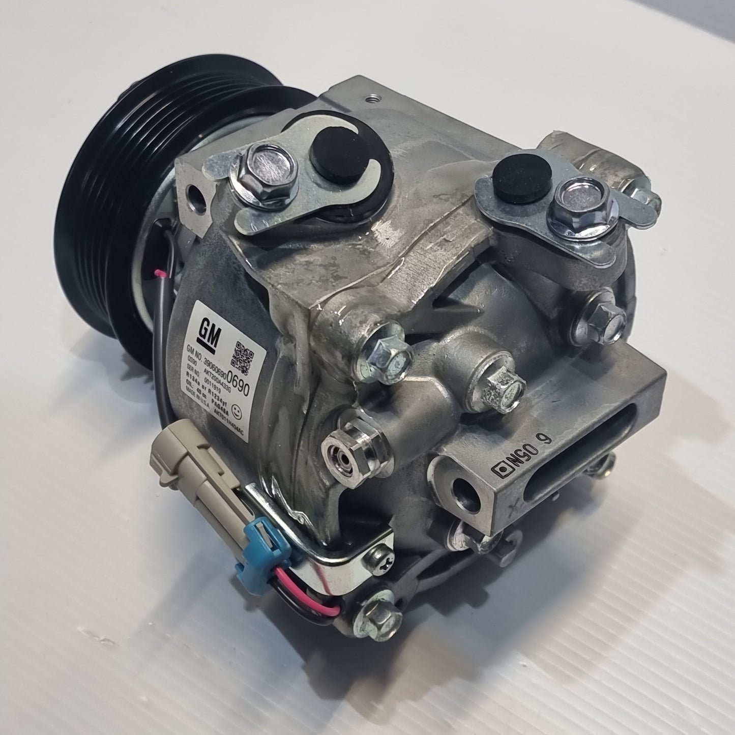 Genuine Air Conditioning Compressor - Vauxhall Adam / Mokka 2012- | 95523440