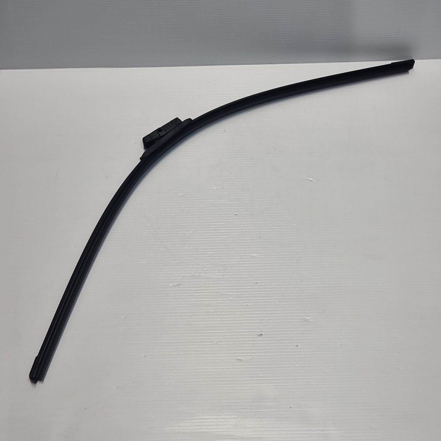 Motaquip - 30" Front Wiper blade | 1611349480