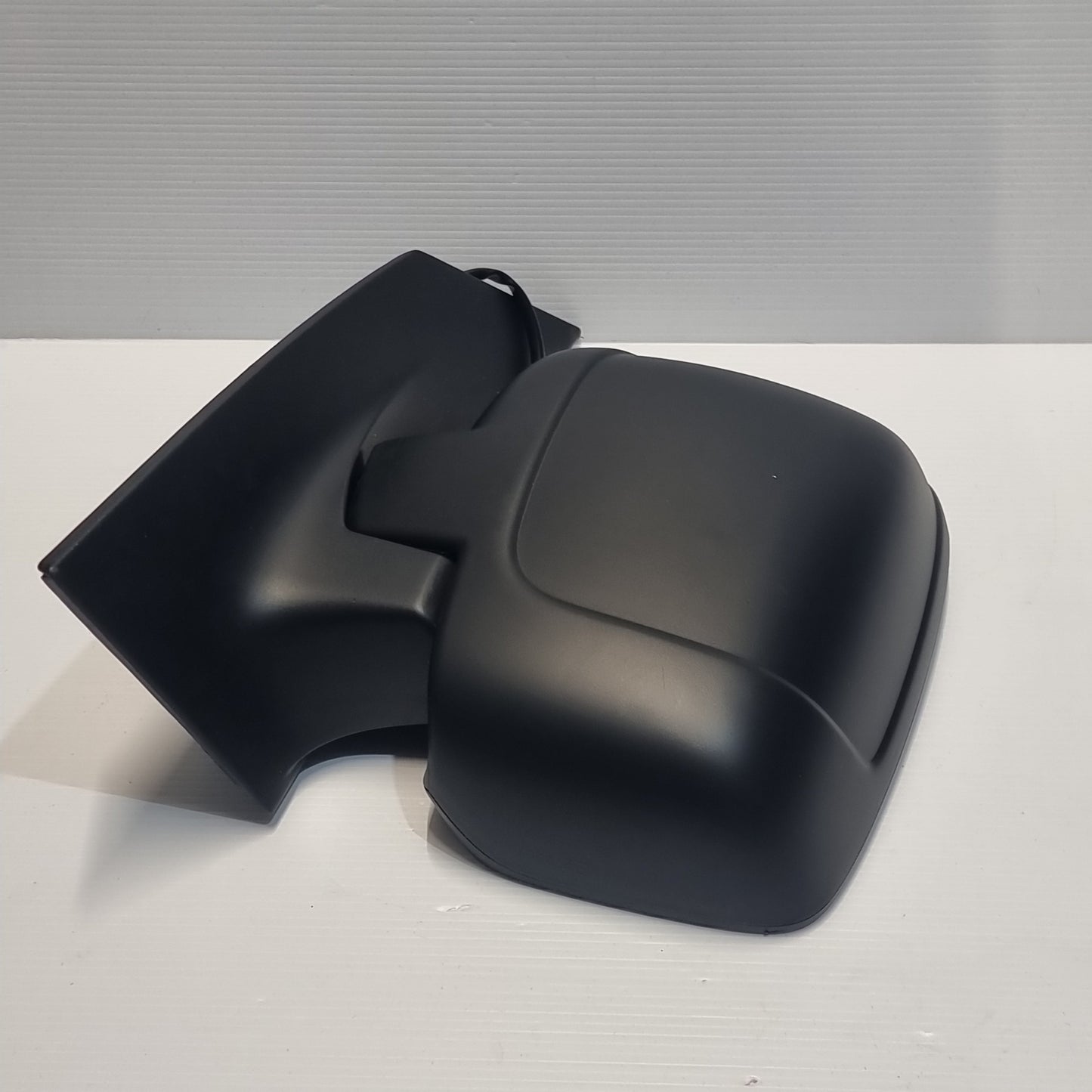 Genuine Left Rear View Door Wing Mirror - Peugeot / Citroen | 8153L7