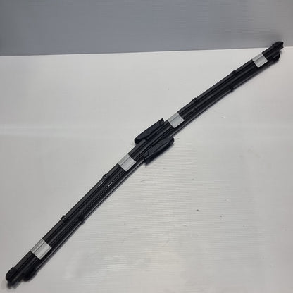 2x Genuine 30" Wiper Blade - Citroen C4 Picasso | 1613157980