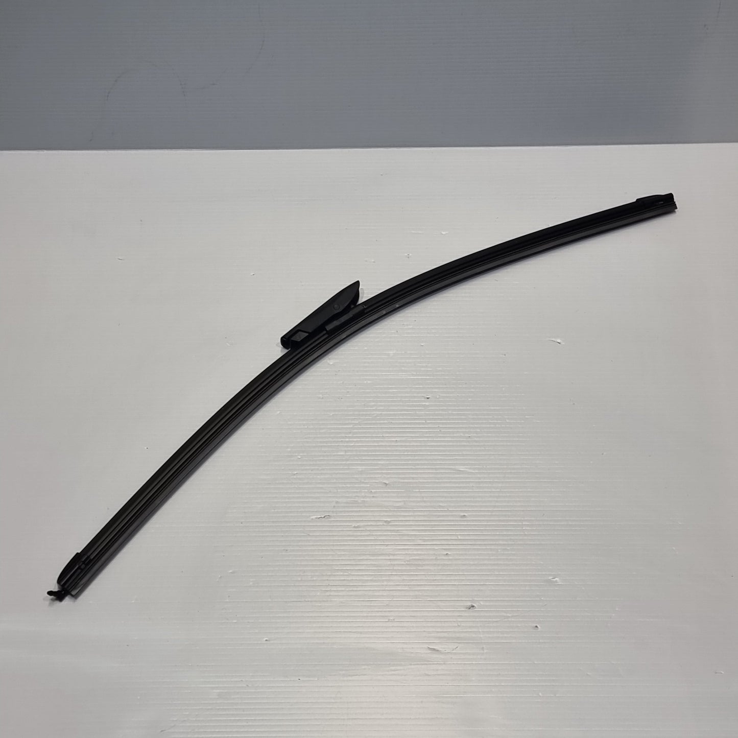 1x Genuine 24" Wiper Blade - Citroen C4 Cactus | 1611870780