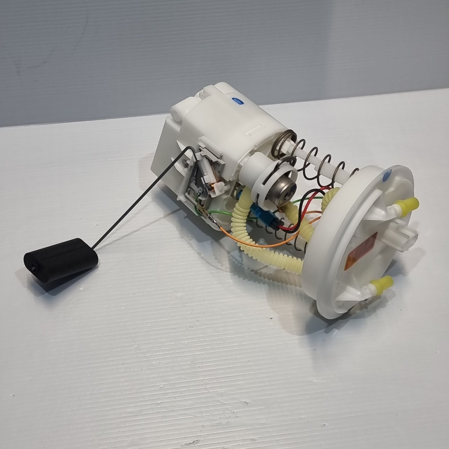 Genuine Sender And Pump Assembly - Ford Fiesta 2004-2012 | 1515982
