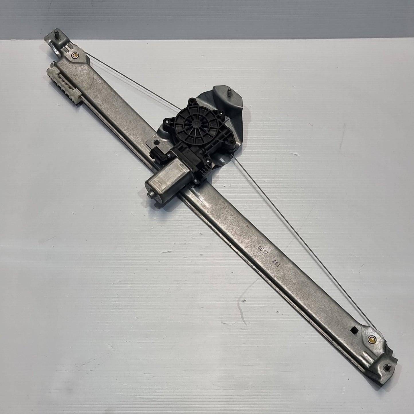 Genuine Front Right Window Regulator - Renault Trafic 2014-2024 | 80 72 075 38R