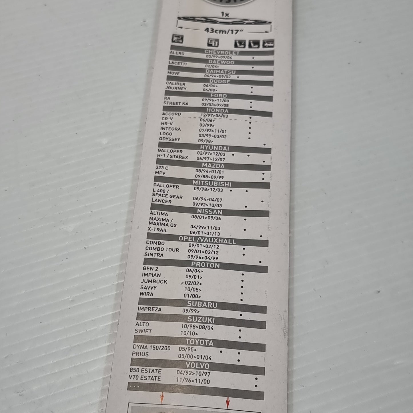Champion - Rainy Day 17" Wiper Blade RD43 for Vauxhall / Volvo | 46004147