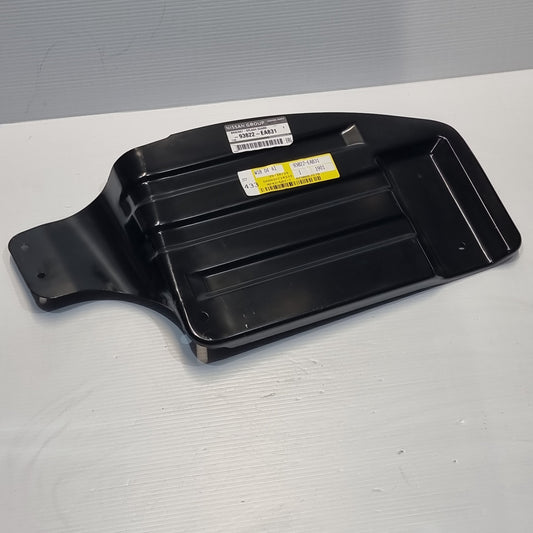 Genuine Right Splash Bracket - Nissan Navara 2007 | 93822EA831
