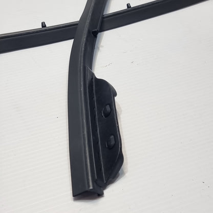 Genuine Rear Left Door Seal - Renault Senic / Grand Senic | 82 83 100 19R