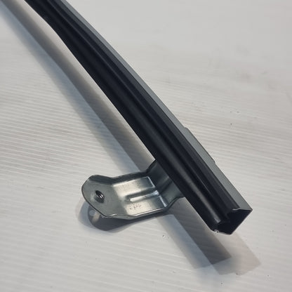 Genuine Glass Run Rubbe - Nissan | 823873VV0A