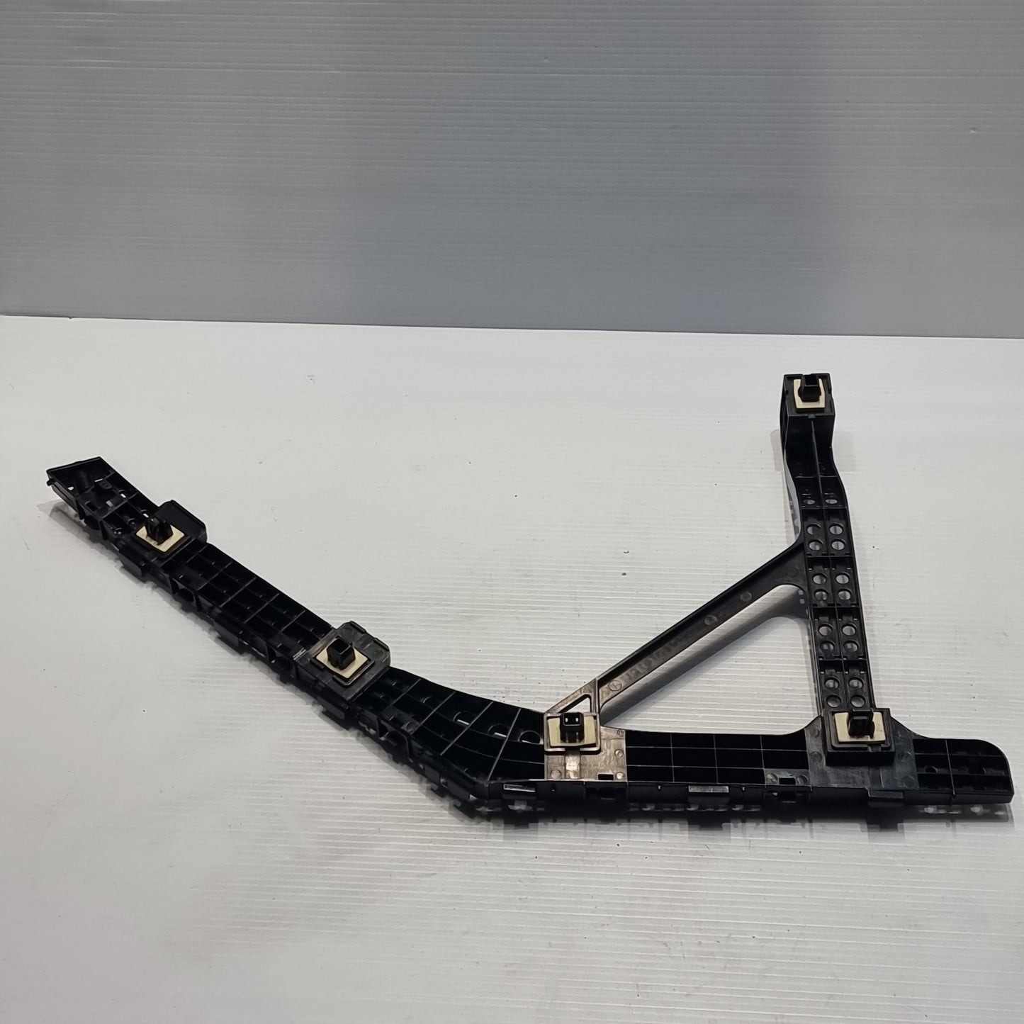 Genuine Honda Spacer, L. Rr. Bumper Sid | 71598TM8A02