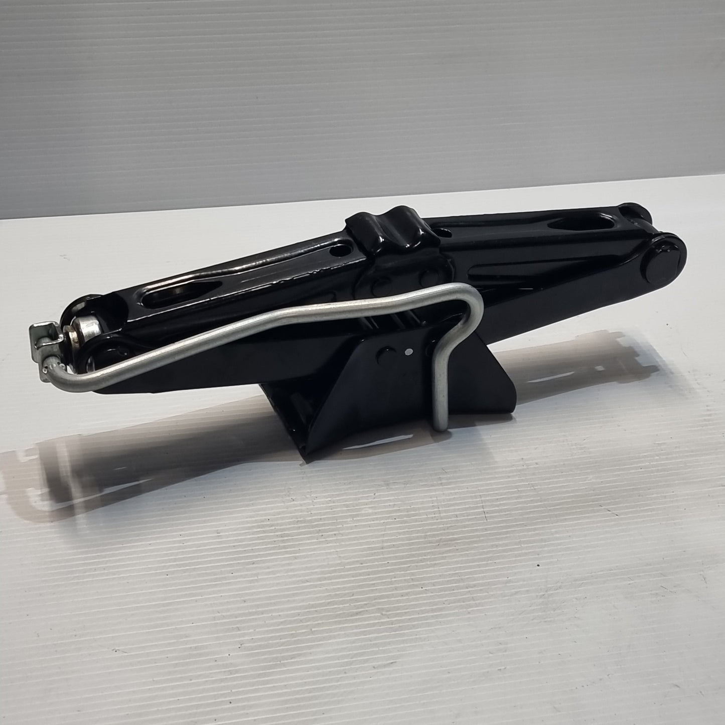 Genuine Spare Wheel Tools - Peugeot / Citroen | 9842859880