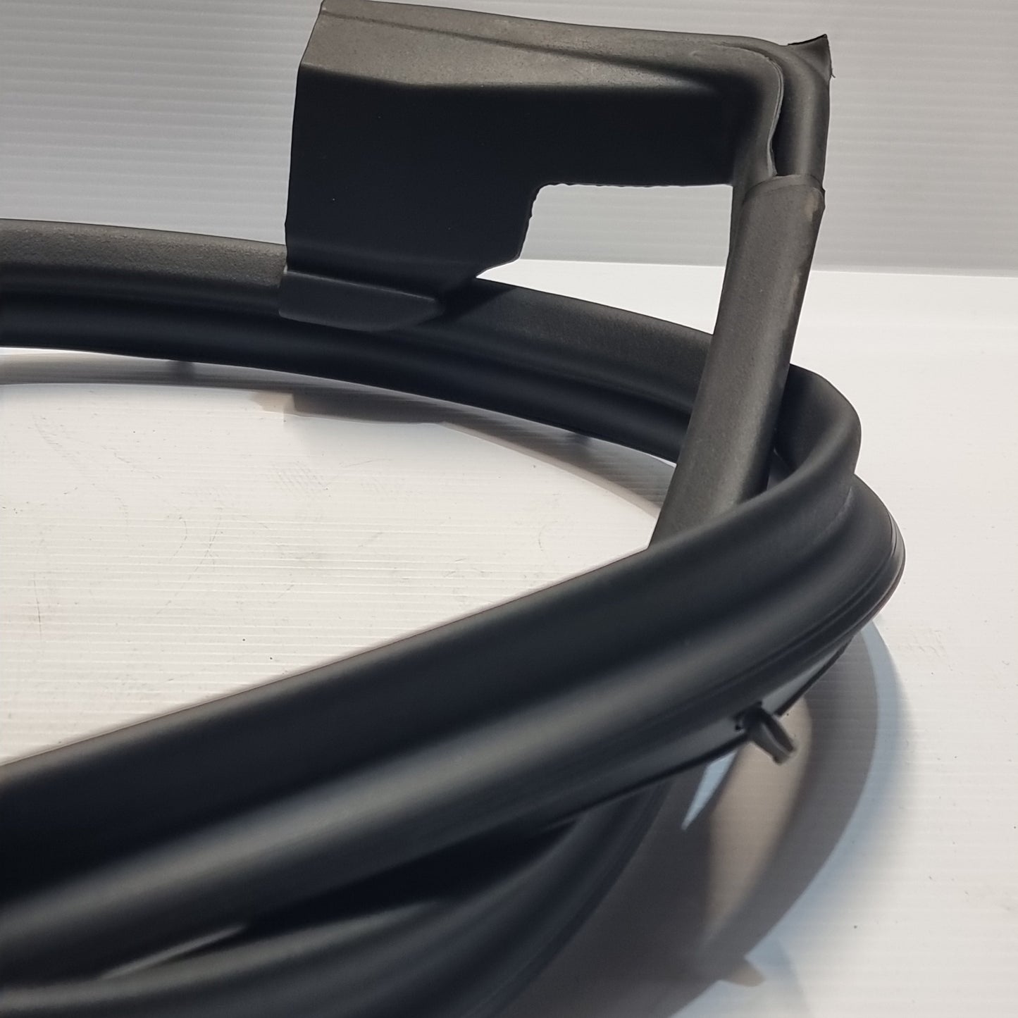 Genuine Peugeot Dr Weatherstrip | 1643212580