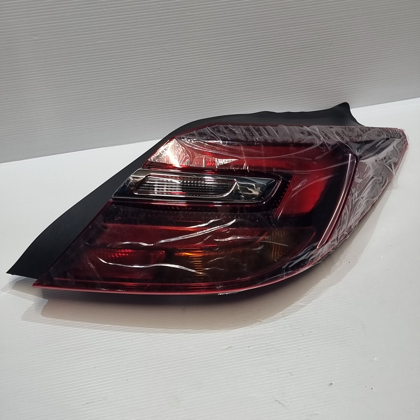 Genuine Rear Right Wing Light - Vauxhall Insignia 2013-2016 | 39024205