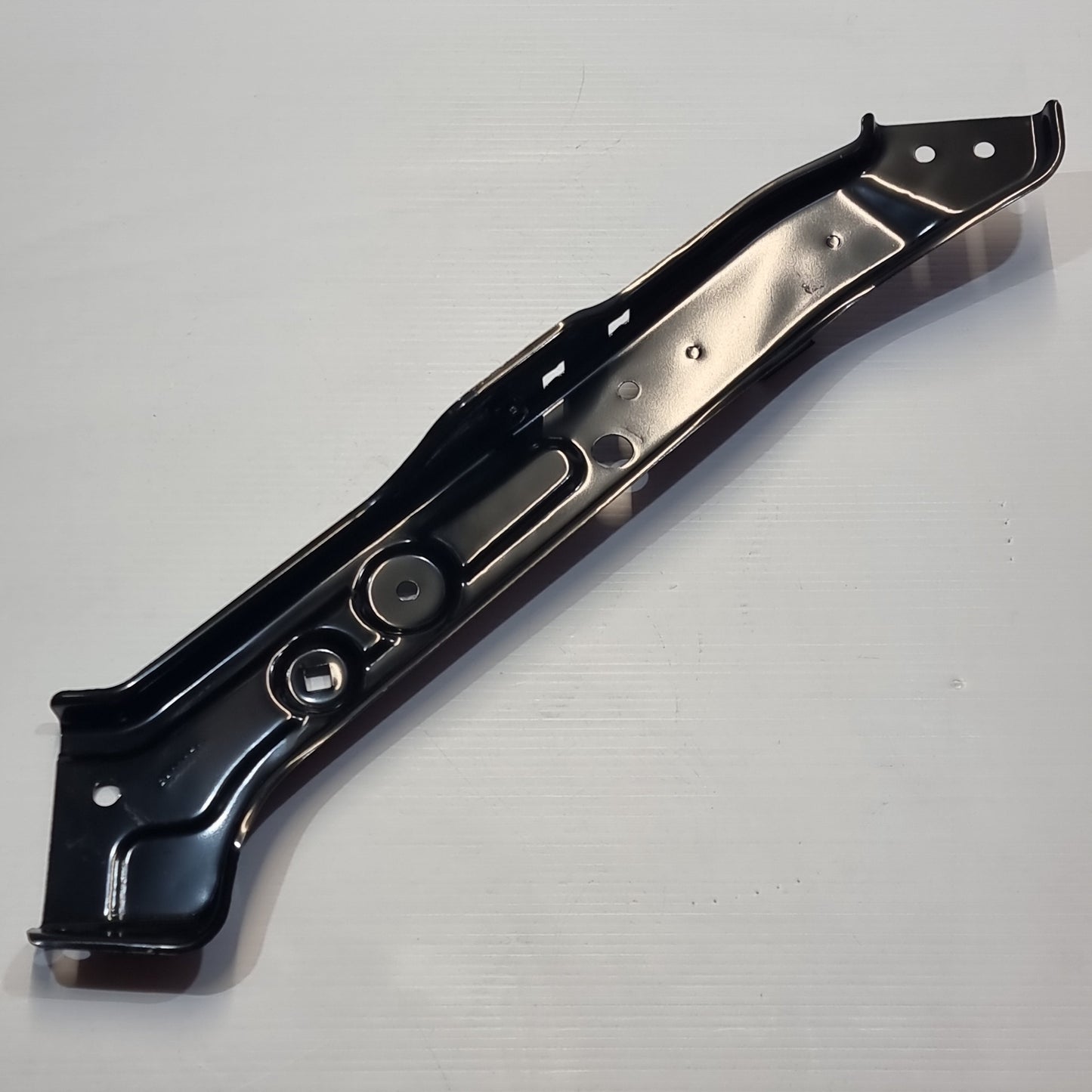 Genuine MG Bracket Asm-Hdlp Upp | 10894740