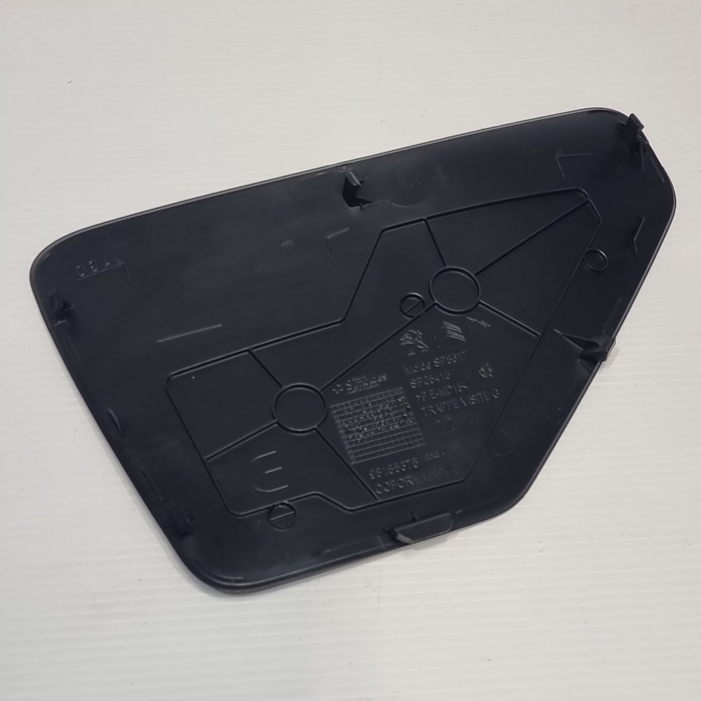 Genuine Nearside Rear Tailgate Trim - Citroen DS7 Crossback | 98185375ZD