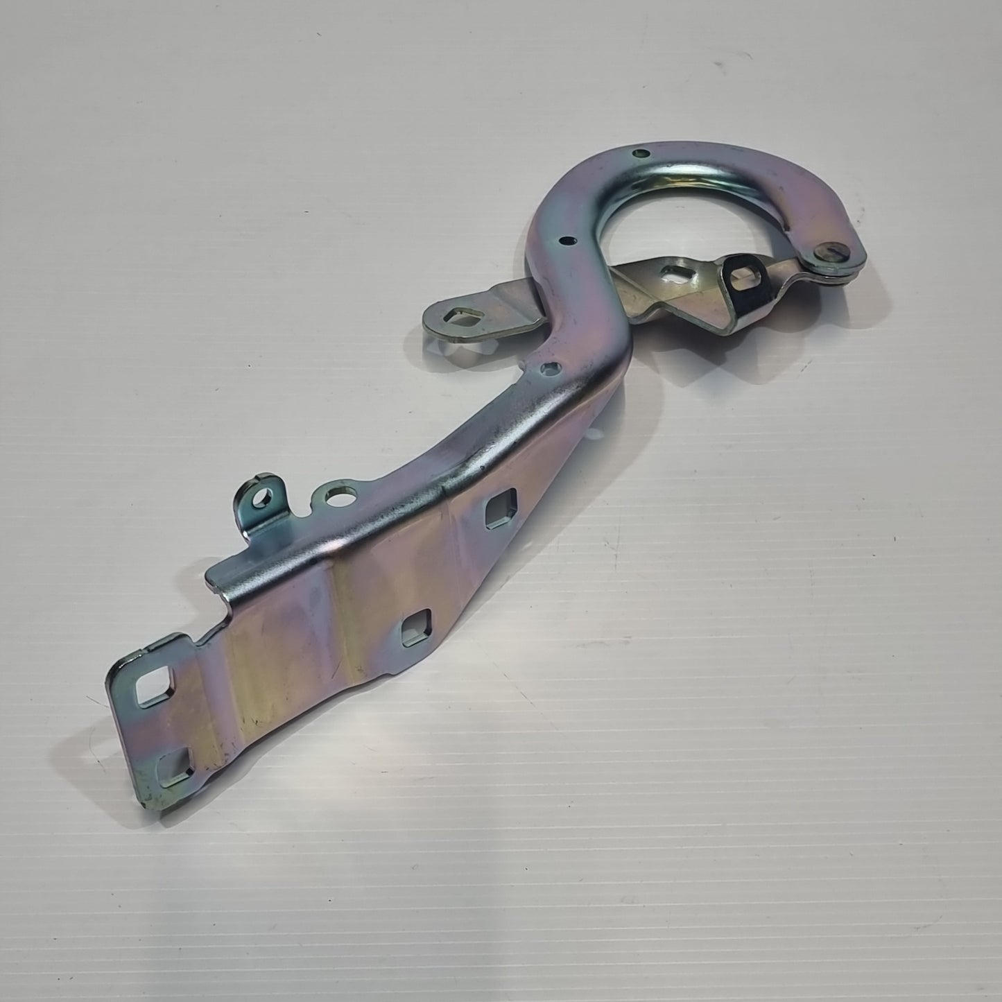 Genuine Hood Right Hinge - Renault Kaptur | 654005915R