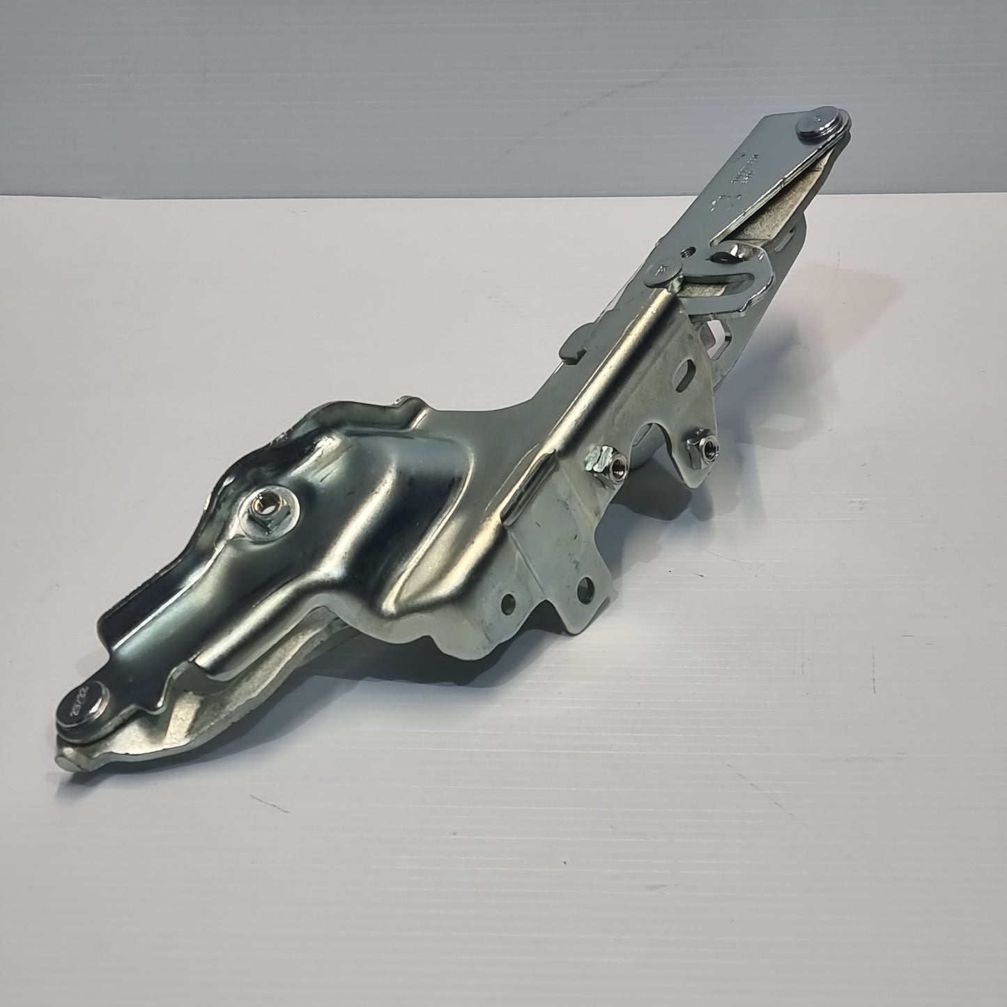 Genuine Bonnet Right Hinge - Peugeot 508 | 9813071980