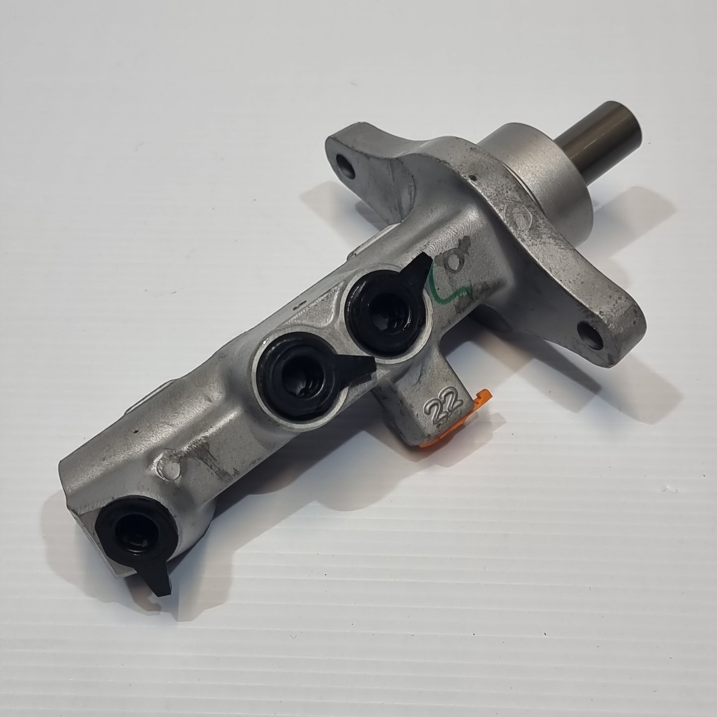 Genuine Brake Master Cylinder - Dacia Duster 2010-2013 | 46 01 104 80R